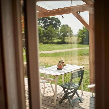 Tiny House Near The Mont-saint-michel בקתה *